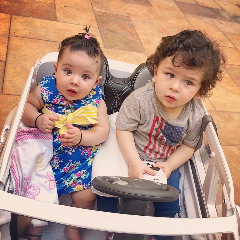 Taimur and Inaaya carpooling
