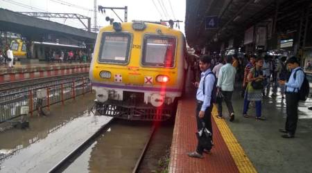 Mumbai local trains, Mumbai train stunts, Mumbai local stations, mumbai railways, Mumbai news, indian express