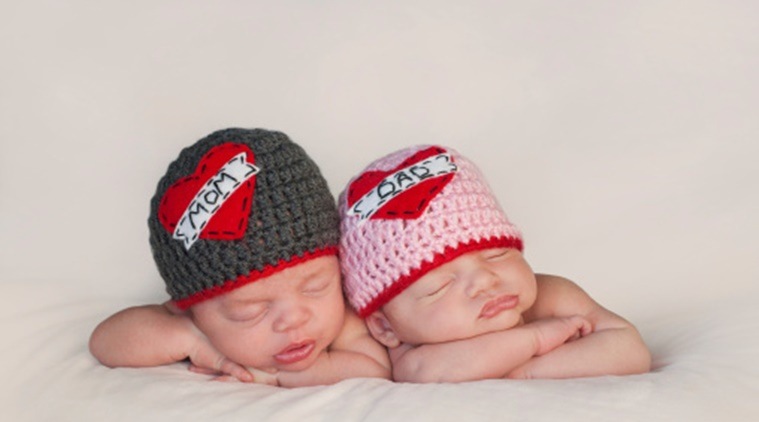 6 tips to tell your identical newborn twins apart