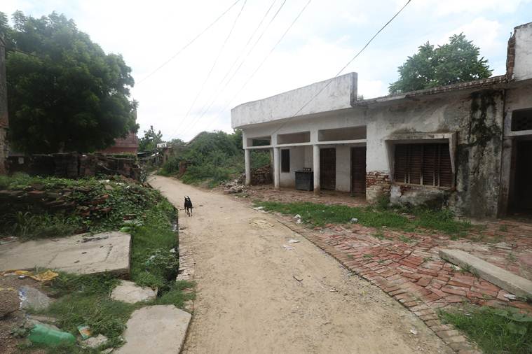 Unnao rape case, Unnao rape case victim, Kuldeep sengar, Kuldeep sengar bjp, unnao rape case Kuldeep sengar, unnao rape victim village, Unnao villagers afraid, indian express