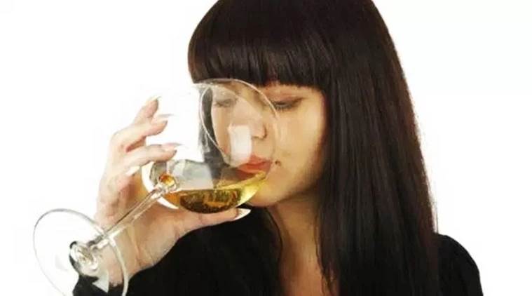 women drinking, alcohol, alcohol problem, women alcohol problem, women drinking problem, women drinking problem, indian express, indian express news
