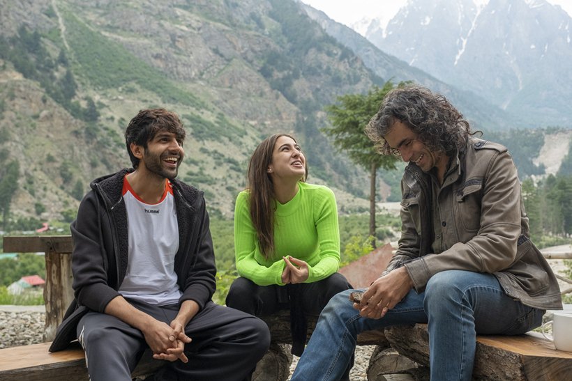 kartik aaryan and sara ali khan film wrap photos