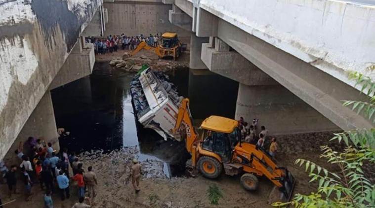 29 dead as UP bus falls into canal on Yamuna Expressway | India News ...