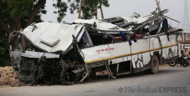 Yamuna Expressway accident, Yamuna Expressway, bus accident pics, Lucknow agra highway, Expressway accident pictures, Yogi Adityanath, Indian Express
