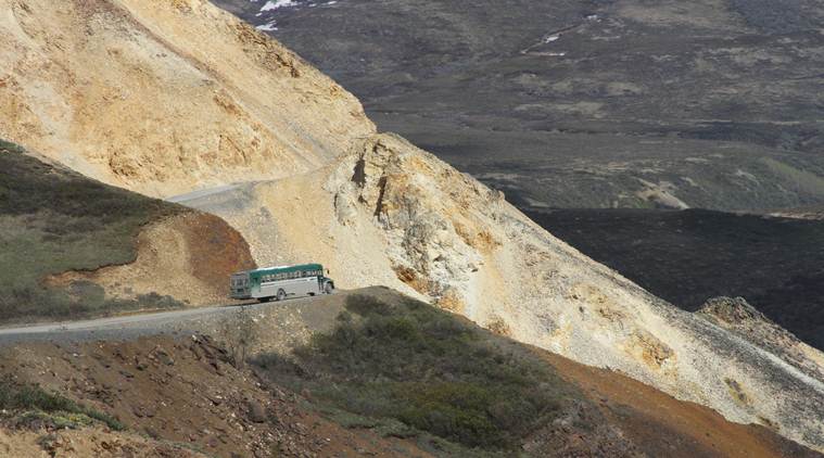 Mudslides isolate 300 tourists in Alaska national park