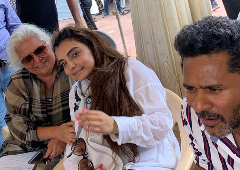 bina kak, Vaibhavi Merchant