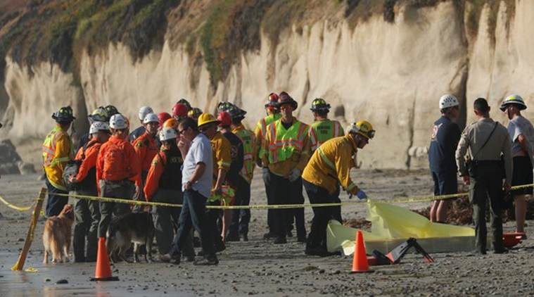 california beach, southern california beach, california beach bluff collapse, bluff collapse on california beach, southern california beach bluff collapse, world news, Indian Express