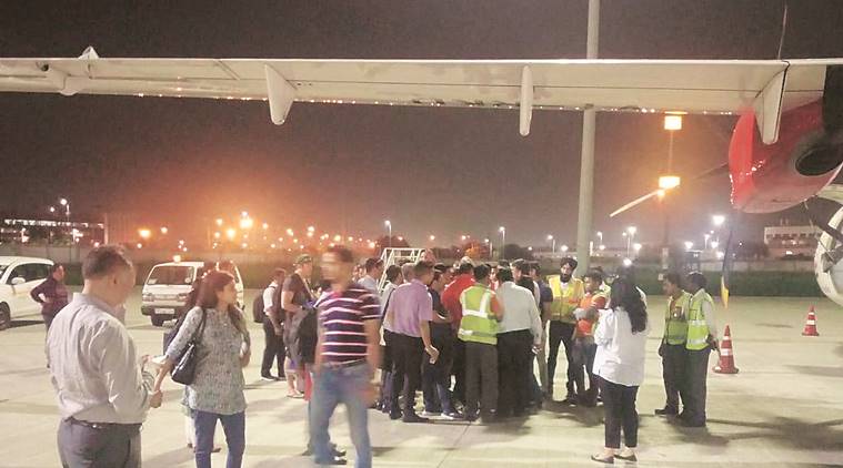 delhi airport, indira gandhi international airport, delhi jaipur flight, delhi jaipur flight emergency landing, emergency landing of delhi jaipur flight, delhi jaipur flight emergency landing at IGI airport, india news, Indian Express