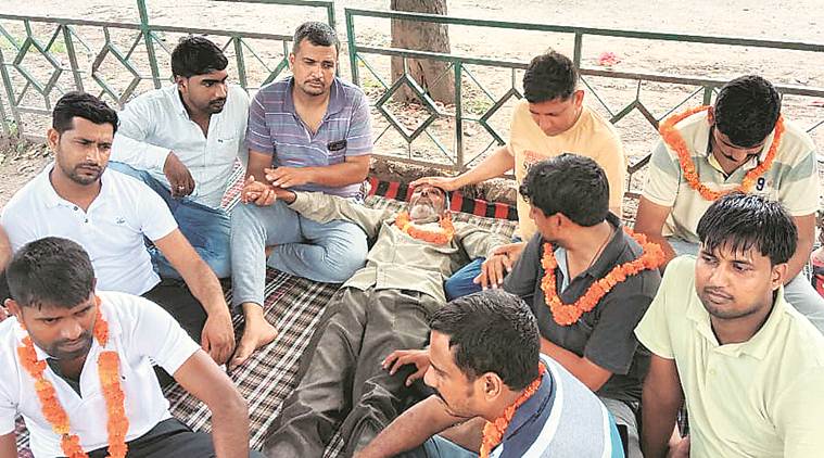 chandigarh news, chandigarh draftmen protest, haryana draftmen protest, panchkula protests