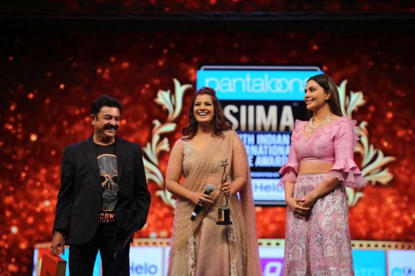 varalakshmi sarathkumar siima 2019