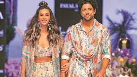 lakme fashion week, lakme fashion week 2019, lakme fashion week mumbai, fashion designers, st regis mumbai, farhan akhtar, shibani dandekar, amit aggarwal, payal singhal, bollywood, sonal verma, lisa haydon, indian express news
