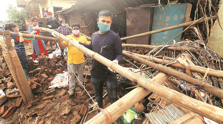 floods, maharashtra floods, kolhapur floods, flood destruction, pune, flood relief pune, farmers, livestock loss, indian express news