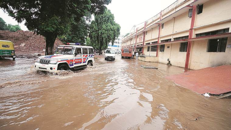 Heavy rain in 6 districts, one feared drowned in Vadodara