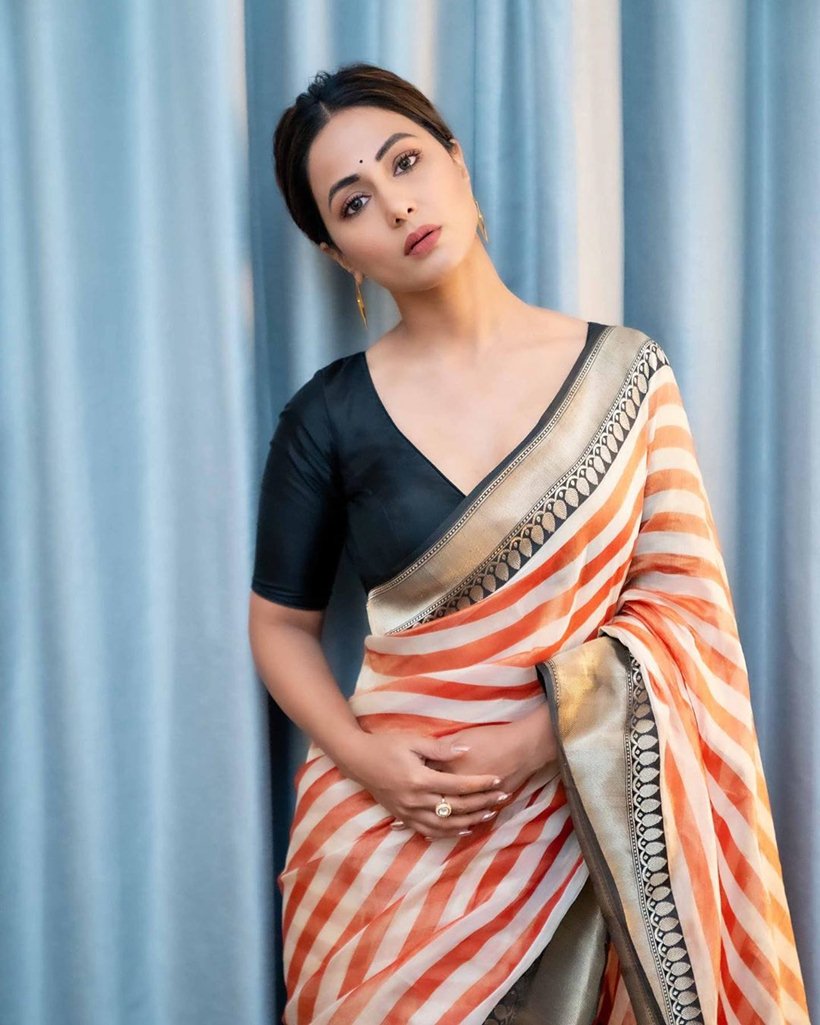 hina khan look