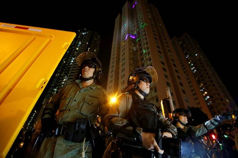 hong kong protests, hong kong protestors hong kong police, protests in hong kong, hong kong extradition bill, hong kong extradition bill protests, world news, Indian Express