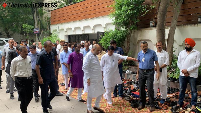 Arun jaitley dead, arun jaitley funeral photos, arun jaitley funeral, arun jaitley residence, rajnath singh, LK advani, amit shah, indian express