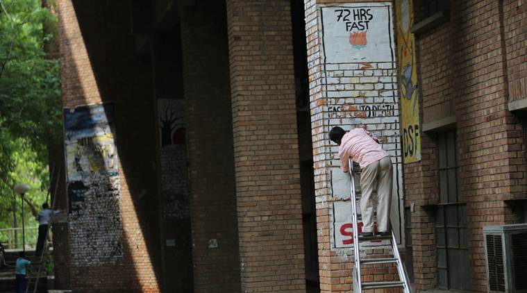 Delhi city news, JNU Delhi news, JNU student head gets notice over graffiti, jnu graffiti case