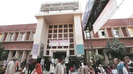 Delhi: Family buries the wrong body after mix-up at Lok Nayak mortuary