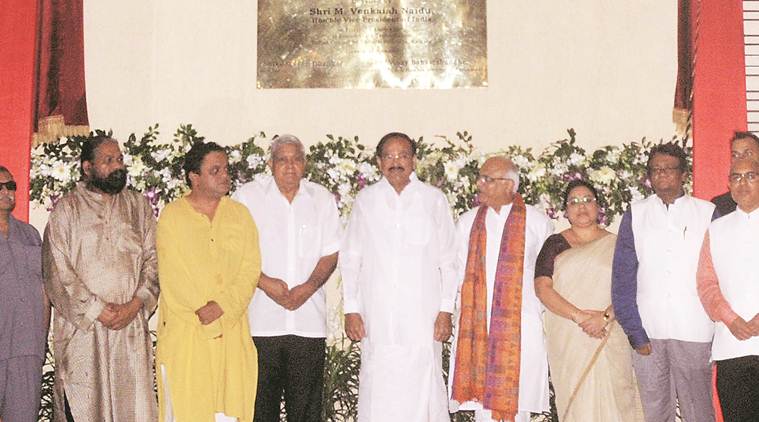 venkaiah naidu, vice president venkaiah naidu, m venkaiah naidu, rabindranath tagore, santiniketan, santiniketan kolkata, kolkata santiniketan, india news, Indian Express