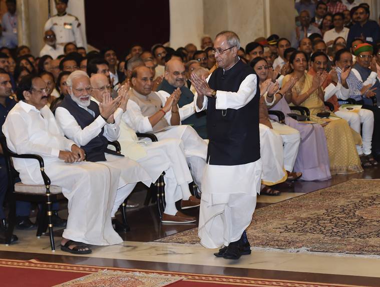 WATCH: Pranab Mukherjee receives Bharat Ratna from President Kovind ...