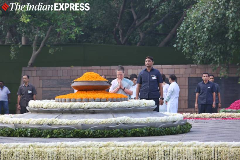 rajiv gandhi, rajiv gandhi birth anniversary, rajiv gandhi 75th birth anniversary, rajiv gandhi birth anniversary photos, congress, who was rajiv gandhi, rajiv gandhi former pm, indian express