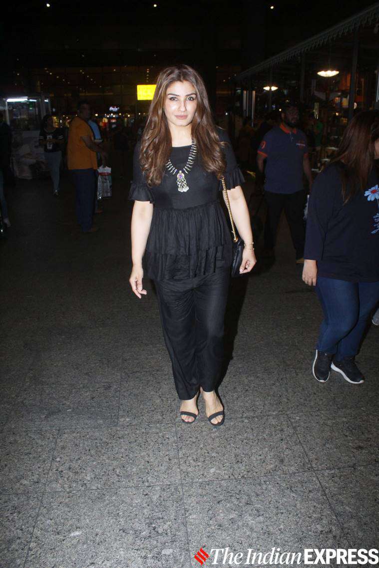 raveena tandon, raveena tandon fashion, raveena tandon pics, celeb fashion, raveena tandon airport looks