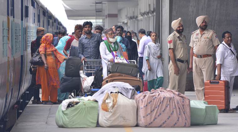 Samjhauta Express, which was stopped at Wagah border, arrives in Delhi over four hours late