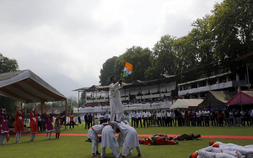 jammu and kashmir, independence day 2019, independence day in jammu and kashmir, independence day in kashmir, flag hoisting in kashmir, article 370