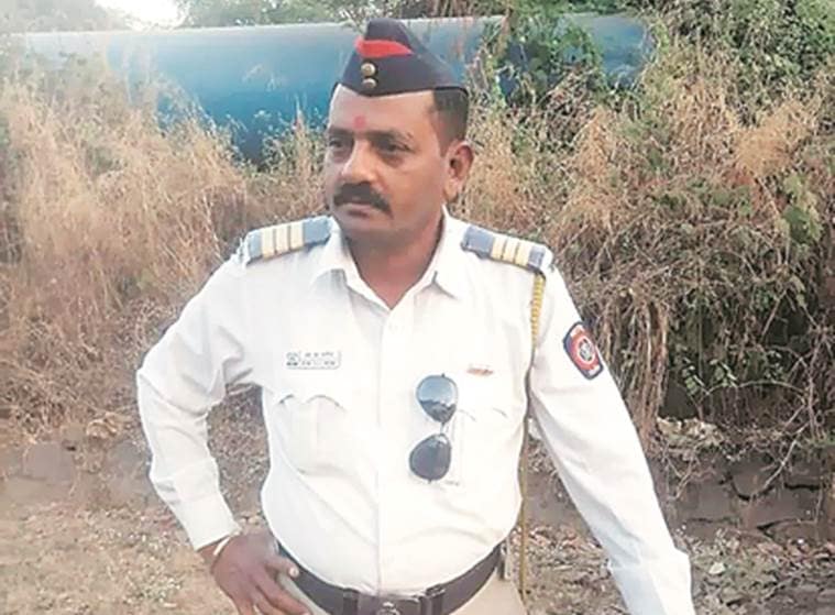 mumbai traffic police accident, mumbai traffic constable run over by truck, Sanjiv Patil, Ambernath police station accident, mumbai city news