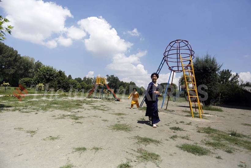 Kashmir Eid celebrations, Kashmir curfew Eid, Jammu Kashmir clampdown, Kashmir Eid al Adha, Kashmir security lockdown, Kashmir protests article 370