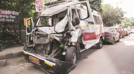delhi truck ambulance accident, delhi road accidents, delhi dnd accident, delhi city news, indian express news