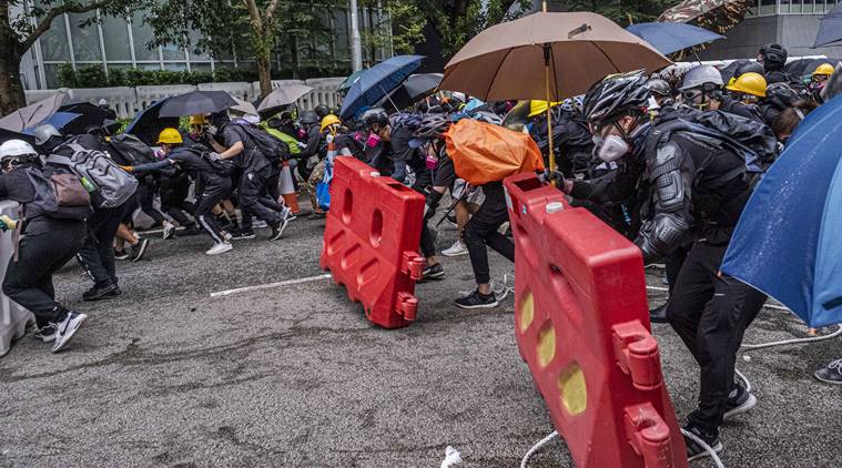 Hong Kong protesters squeeze access to airport