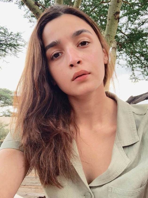Alia bhatt selfie