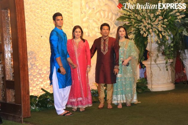 sachin tendulkar at ambani ganpati party