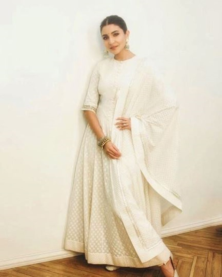 Anushka Sharma looks resplendent in this Manish Malhotra ensemble; see ...