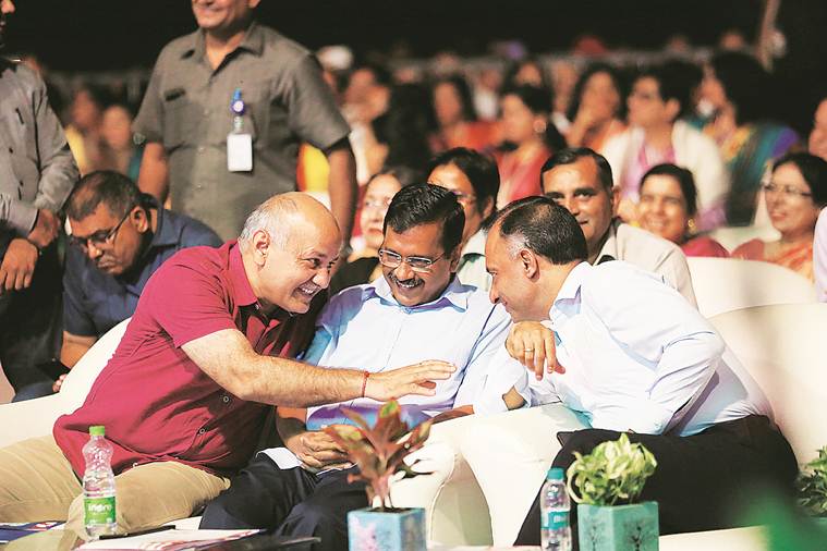 teacher's day, arvind kejriwal awards teachers, teachers awarded by arvind kejriwal, delhi schools, delhi city news
