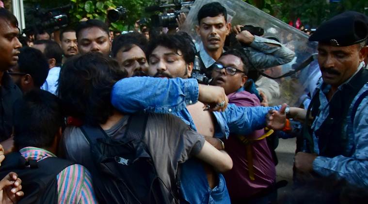 Babul Supriyo, Babul Supriyo thrashed, Babul Supriyo jadavpur university, jadavpur university, kolkata city news, jadavpur university clash