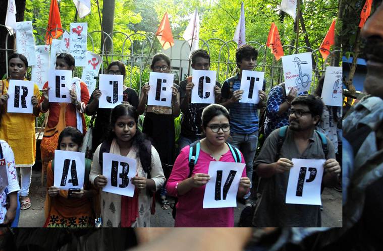 babul supriyo, Babul supriyo assault in kolkata, jadavpur university babul supriyo, kolkata students attack babul supriyo, babul supriyo attack protest, bjp protests in kolkata, indian express news
