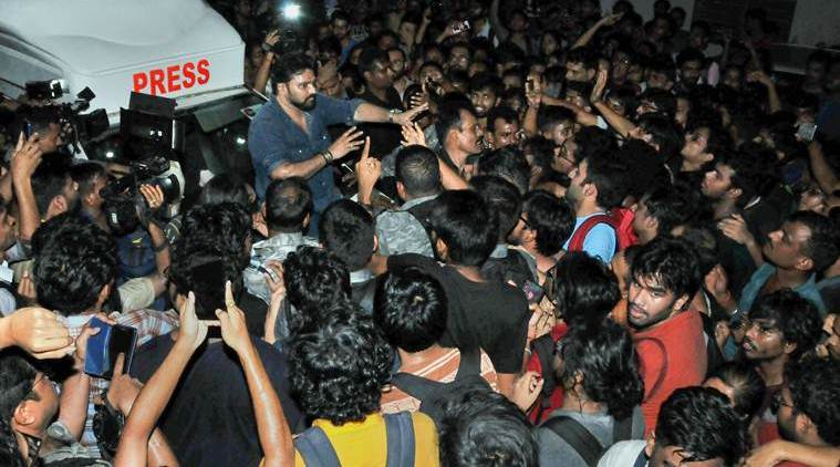 babul supriyo attacked in kolkata, jadavpur university students attack babul supriyo, babul supriyo attacked in ju, kolkata city news, indian express news