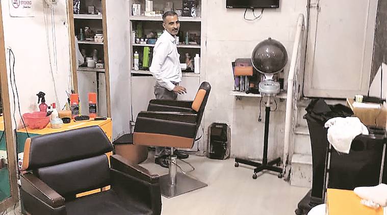 Delhi: Billu Barber, makeup artist who helped 32-yr-old look like man in his 80s, held