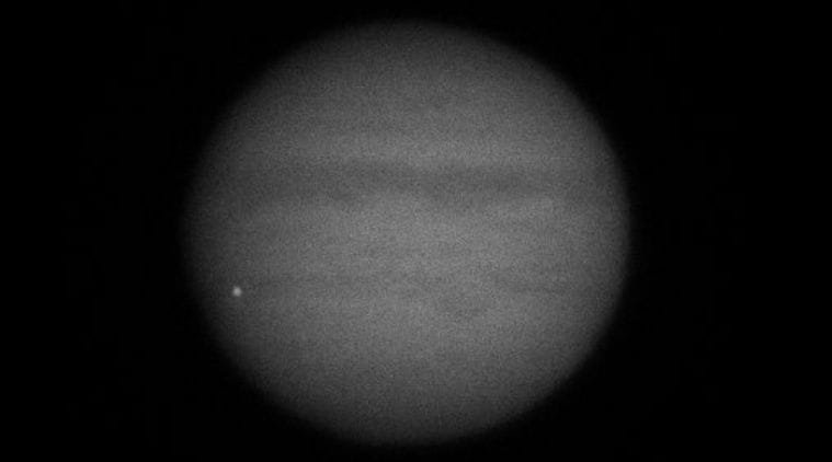 mysterious rock hit jupiter, asteroid hit jupiter, space rock hit jupiter, DeTeCt software, Ethan Chappel ameteur astronomer detects space rock that hit jupiter, Florida Institute of Technology