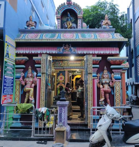 Chennai temple, Ravi Amma, Transgender Priestess