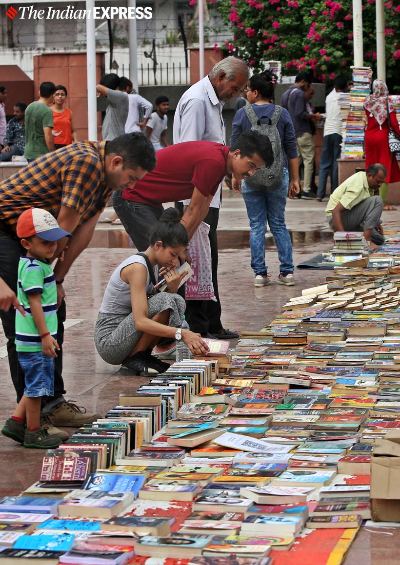 delhi book market, delhi book market closes, delhi daryaganj book market, mahila haat, delhi daryaganj book market closed down, daryaganj book market, daryaganj book market closed down, delhi news, indian express