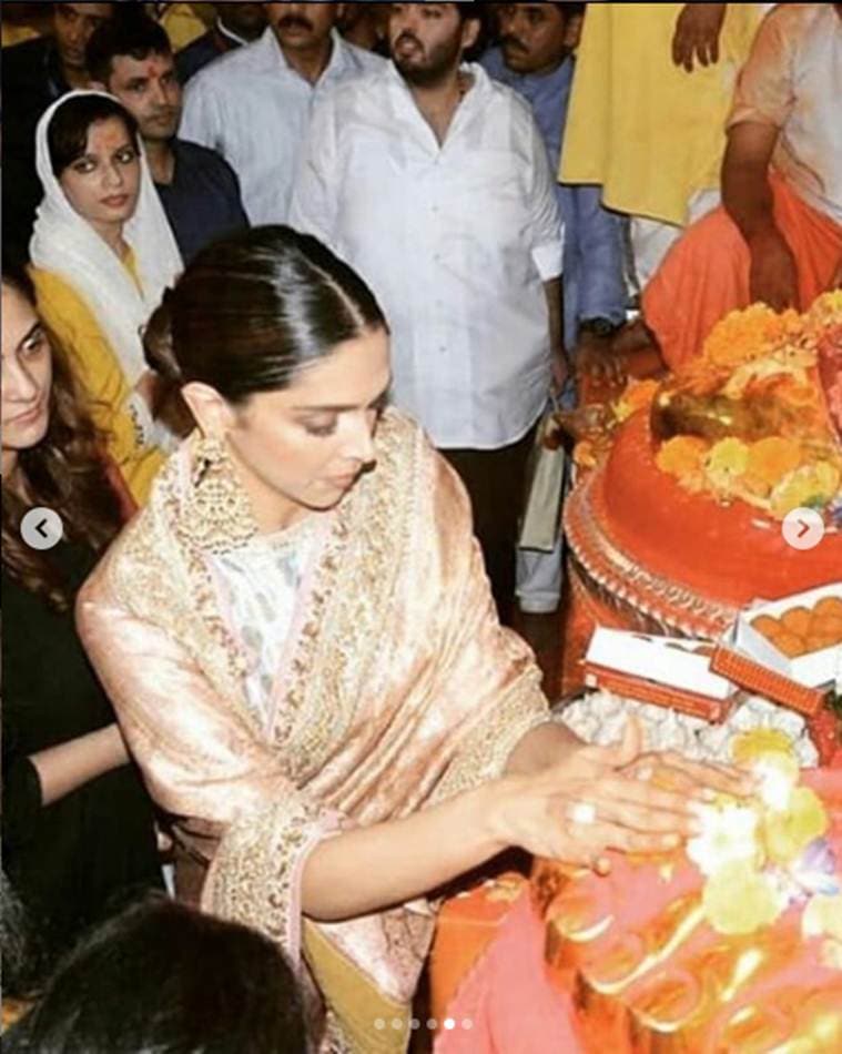 Deepika Padukone, Deepika Padukone lalbaugcha raja, ganapati lal baug, deepika ganesh visharjan, latest deepika pictures, indian express news