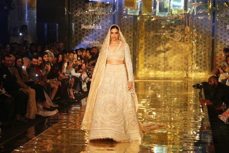 deepika padukone, deepika padukone abu jani sandeep khosla, deepika padukone fashion, deepika padukone pics