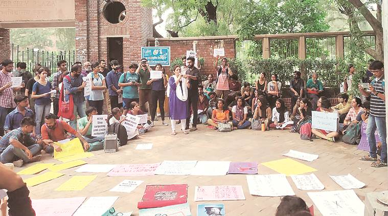 Elgaar Parishad case, Pune police search DU professor’s house in Noida, du professor elgaar parishad case, du protests, delhi news