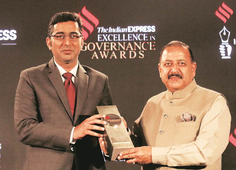 Express governance awards, Jammu and Kashmir magistrate, Shahid Iqbal Choudhary, Udhampur Deputy Commissioner, jammu and kashmir bridges 