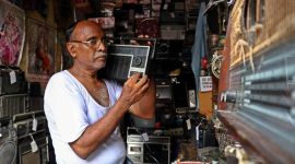 radio man of kumartuli, amit ranjan karmakar, kumartuli radio man, durga puja 2019, murphy radio, kolkata news, indian express