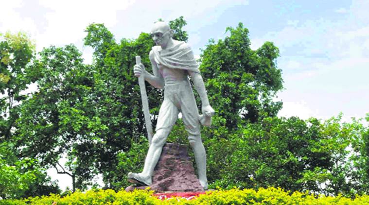 gandhi statue damaged, gandhi statue damaged Orai Kotwali police station, UP news