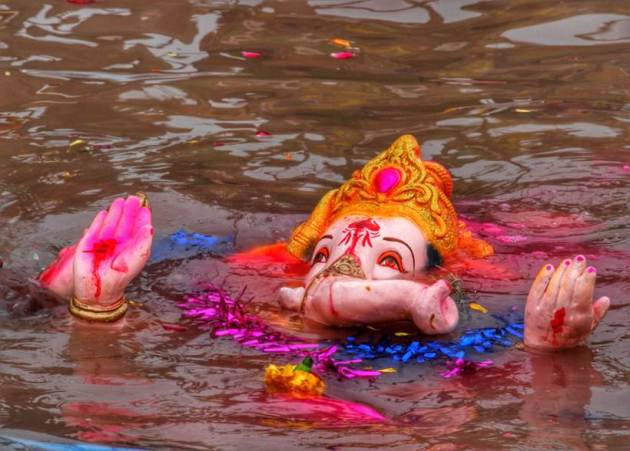 Ganpati Visarjan 2019 Devotees Bid Farewell To Bappa On Anant Chaturdashi India News News 6723